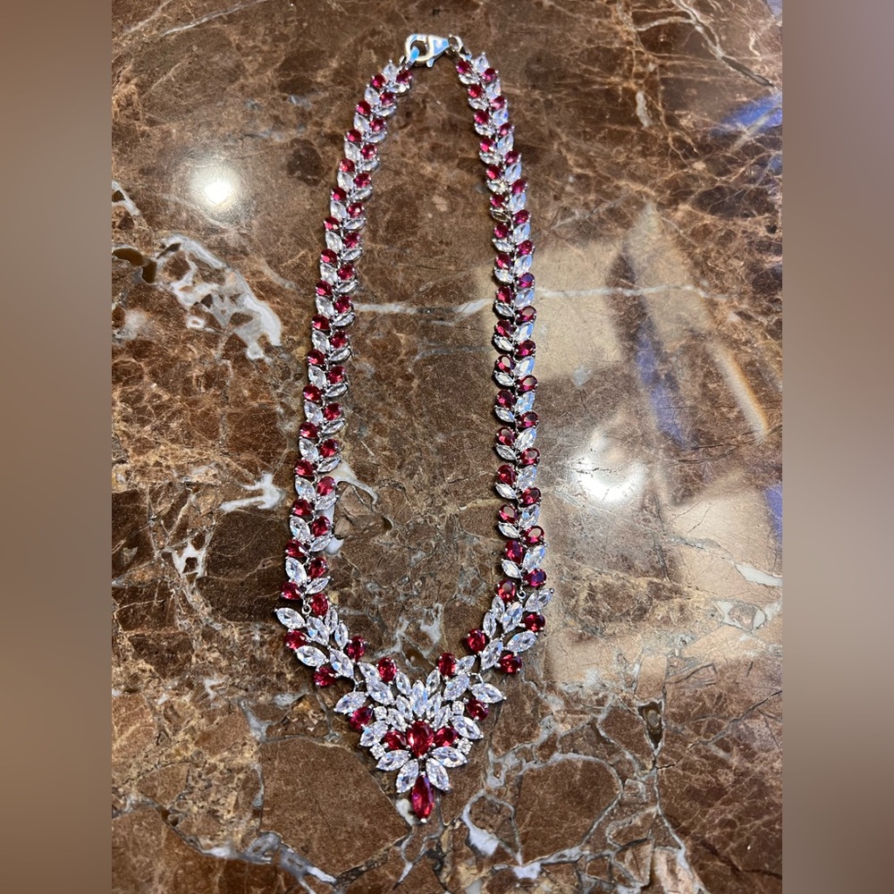 Elegant Red and Silver Necklace Marked 925 clasp - Picture 9 of 16